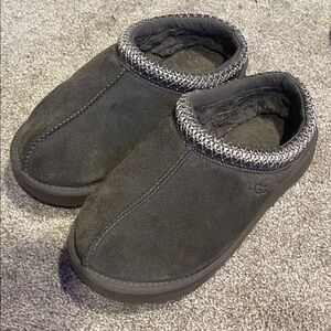 UGG Tasman II in Grey size 7